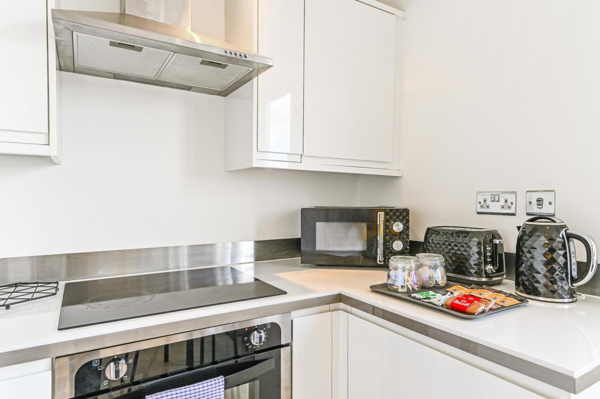 Family 1 Bed Apt Near Cardiff City Centre, Free Parking, Quiet, Secure Neighbourhood エクステリア 写真