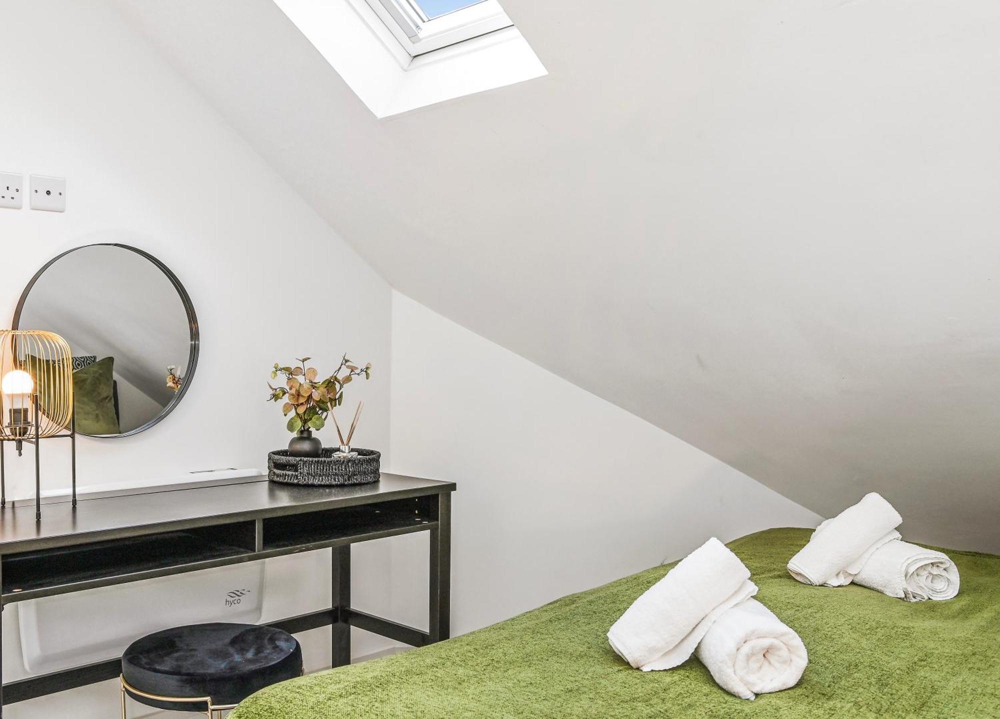 Family 1 Bed Apt Near Cardiff City Centre, Free Parking, Quiet, Secure Neighbourhood エクステリア 写真