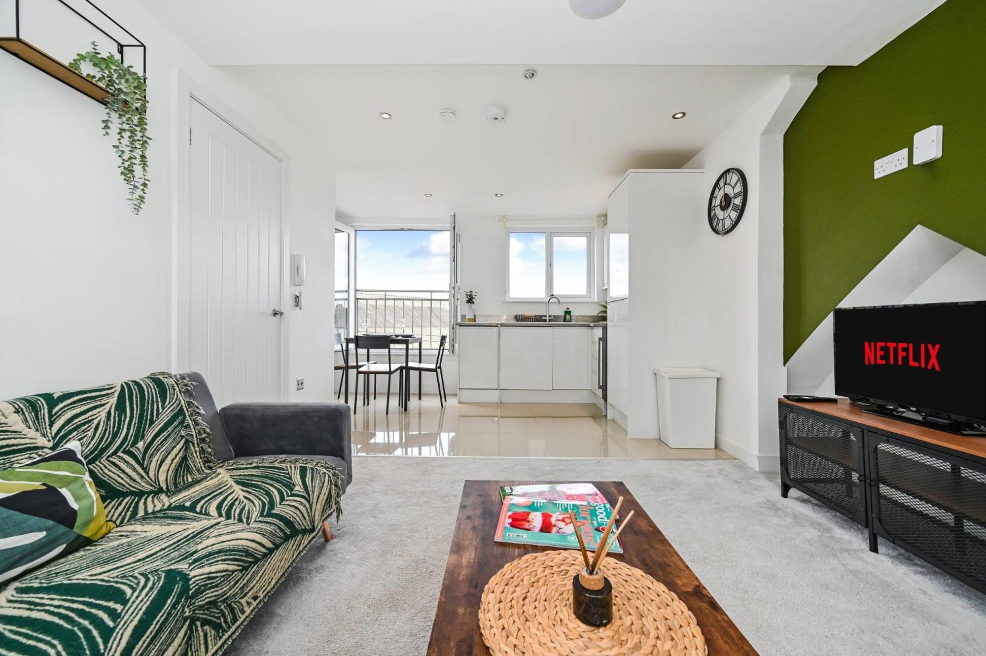 Family 1 Bed Apt Near Cardiff City Centre, Free Parking, Quiet, Secure Neighbourhood エクステリア 写真