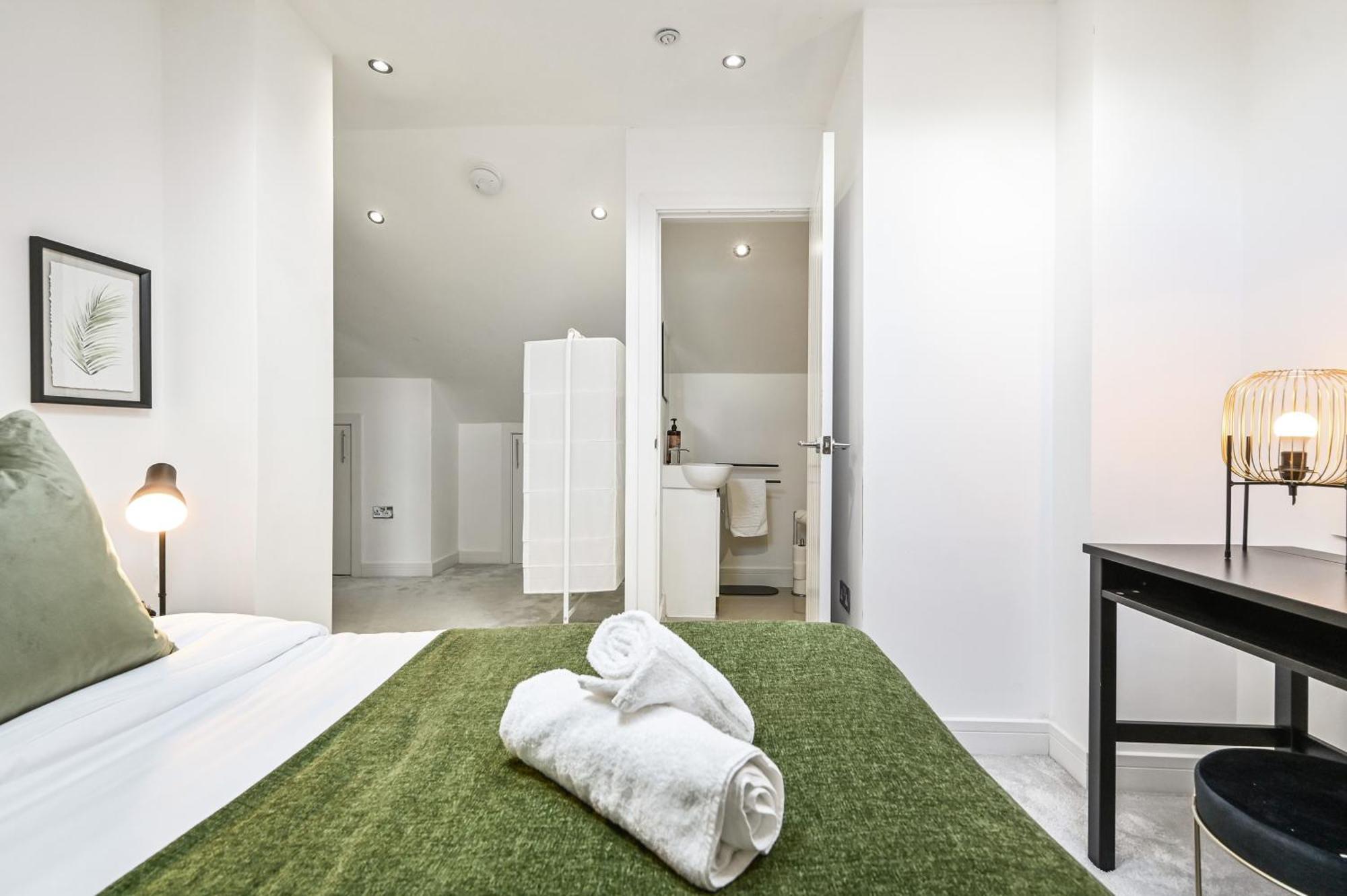 Family 1 Bed Apt Near Cardiff City Centre, Free Parking, Quiet, Secure Neighbourhood エクステリア 写真